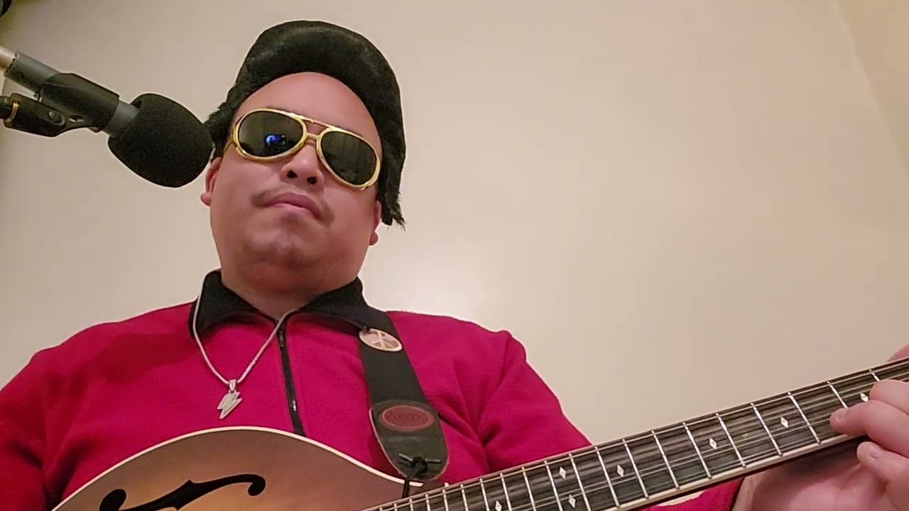 More practising on my A-Model Weber Octave Mandolin & on my Elvis set 🎵 VIVA LAS VEGAS 🎤