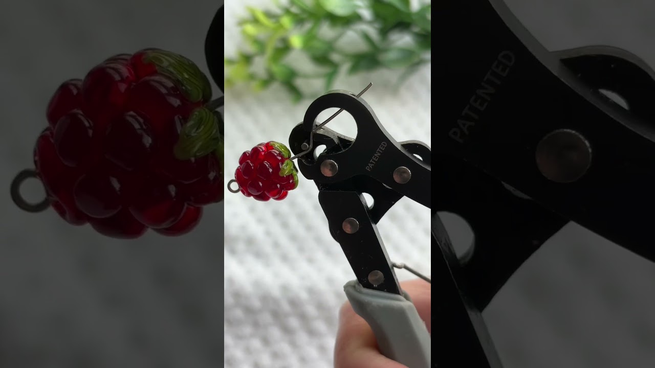 save the date for 2/22 at 12 pm pst! berry restock time! :) 🍓