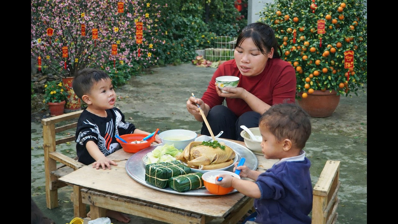 Приготовление бань чунг (традиционного вьетнамского рисового пирога) к Лунному Новому году.