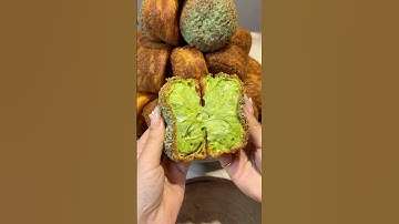 贅沢なクリームたっぷりシュークリーム