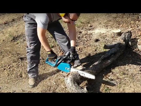 How the Makita EA3200S chainsaw, 1.9HP, performs in task