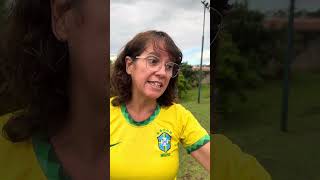 Quando a mãe manda tomar banho no campo!