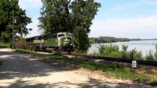 Wow some great power bnsf 8173 and a bn mac leads a grain train south at Louisiana mo.