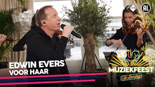Miniatura del video "Edwin Evers - Voor haar • Muziekfeest op Zondag // Sterren NL"