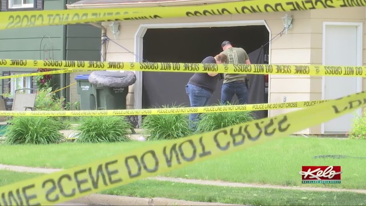 Neighborhood reacts to early morning triple homicide - YouTube
