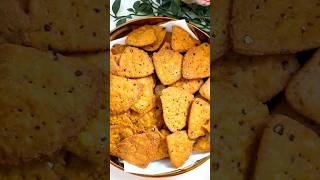 Crispy Moong Dal Mathri 😍 Tea Time Snack Recipe #easyrecipes #quicksnacks #Shorts