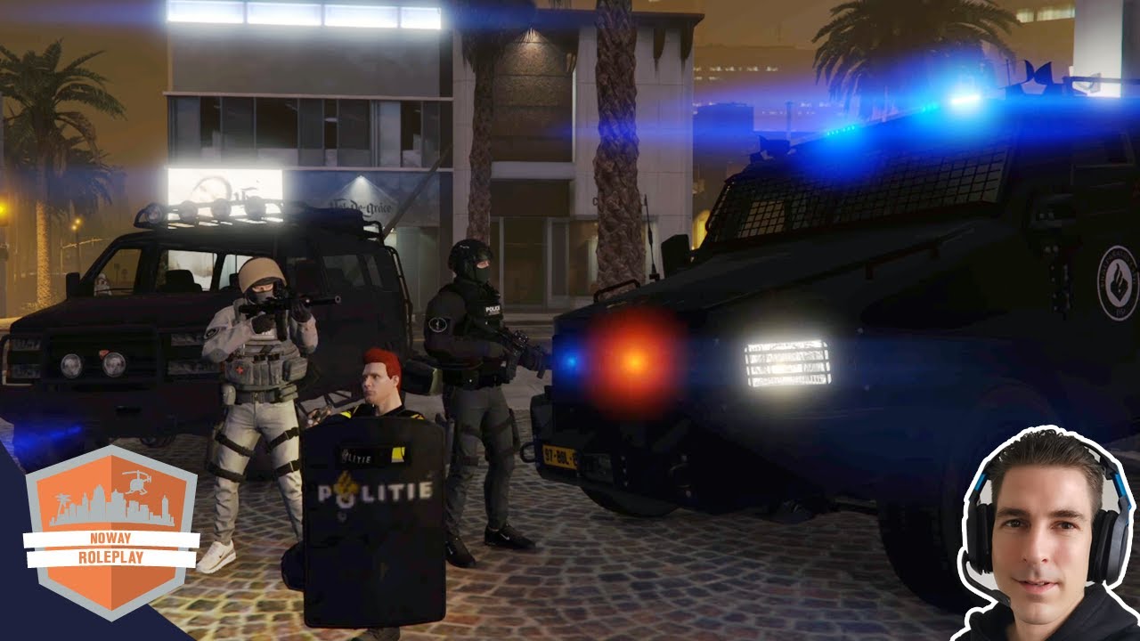 DSI & POLITIE hebben hun handen vol aan een overval op de juwelier ...