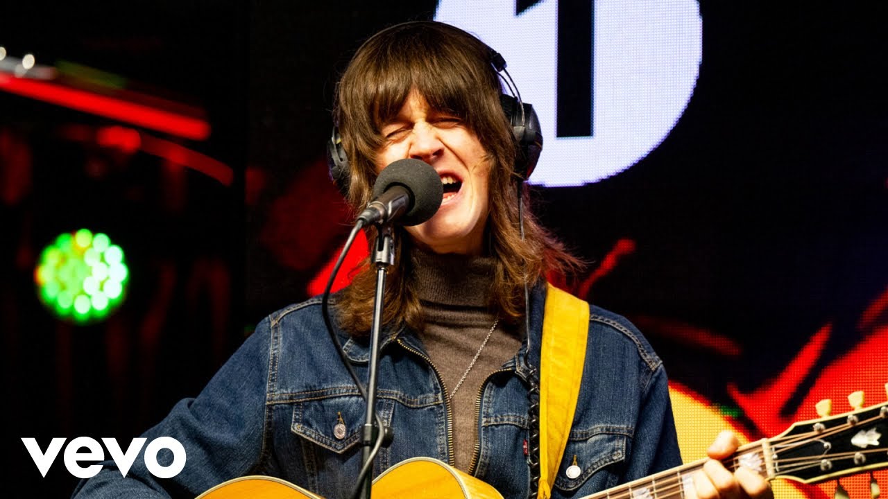 Blossoms – There’s a Reason Why (I Never Returned Your Calls) in the Live Lounge