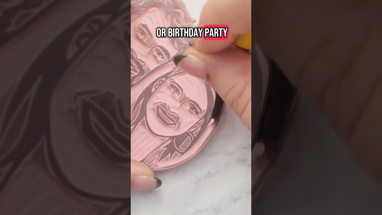 It's a portrait stamp contest babyyyy 