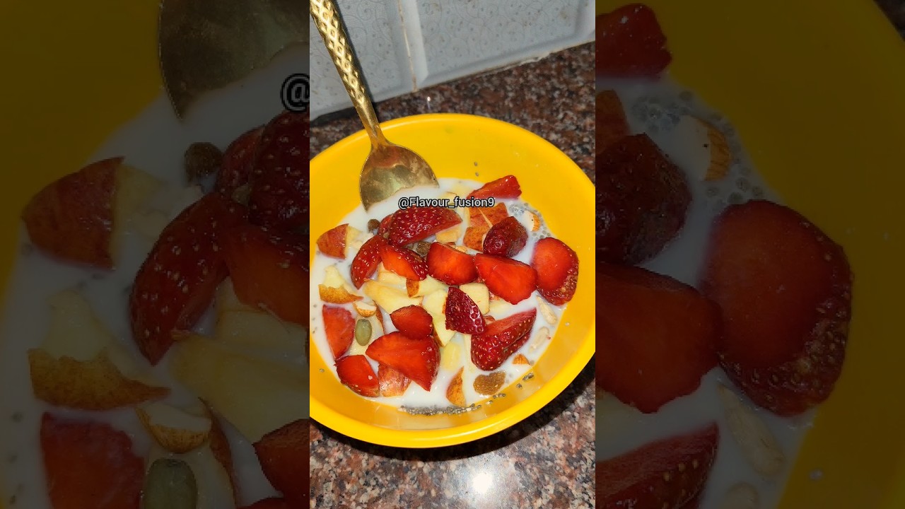 A power bowl loaded with fiber, fruits, and natural sweetness |  🍓🥜 || 