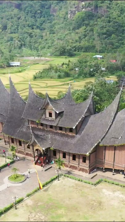 Istana Baso Pagaruyung #padang #istanapagaruyung #pagaruyung #batusangkar #minang #sumbar #travel
