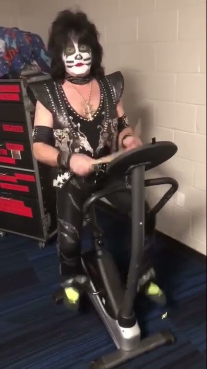 KISS - Eric Singer warmup! Bike drums! - End Of The Road Tour