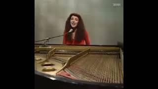 Kate Bush : Kashka from Baghdad - Live (HQ) Subtitles