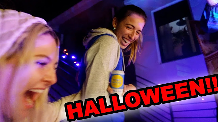 The Scariest Haunted House!!! - VLOGMAS 1!