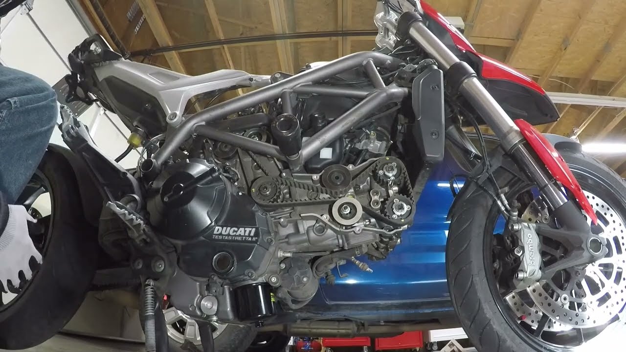 Ducati Hyperstrada / Hypermotard 821 - Desmo Timing Belt Replacement and Tension