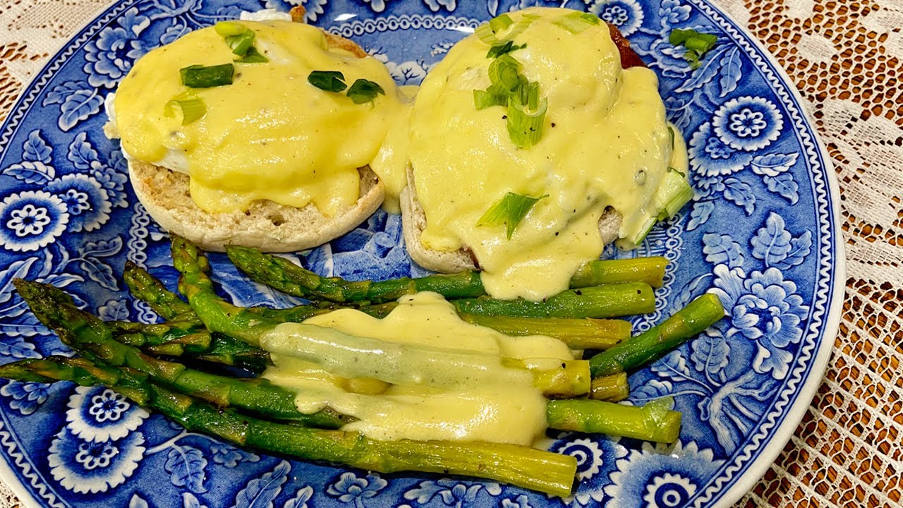 SIMPLE Eggs Benedict Recipe (Quick & Easy)