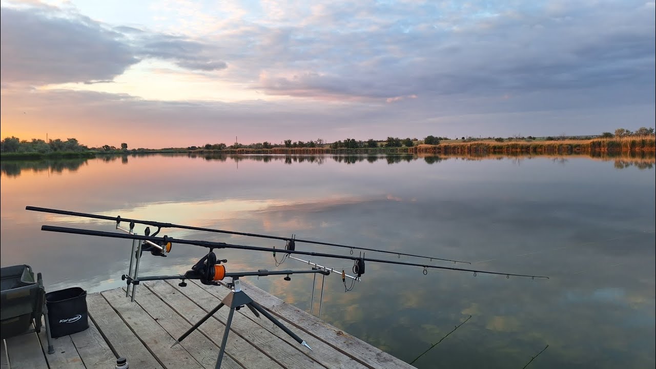 Ловив карасів і узяв він