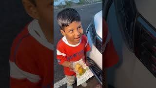 Dadi se car me Samose Khane ki jid karne lage Ayaan babu 😜😍 #cutebaby #jid #samosa 