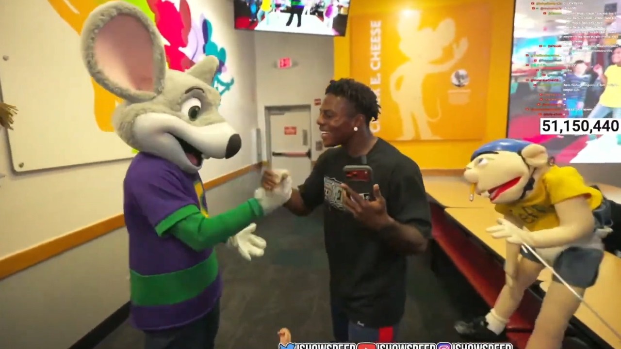 iShowSpeed & Jeffy Meet The Chuck E. Cheese Mascot