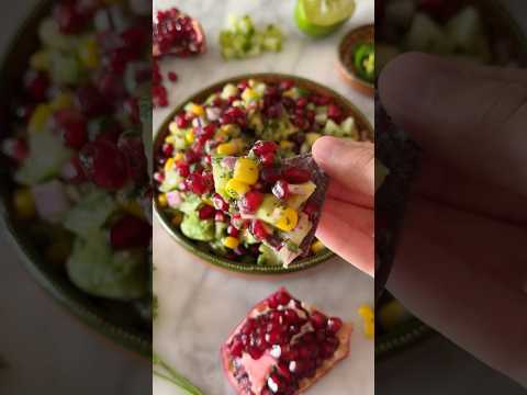 سالسای آووکادو و انار بی نظیر
