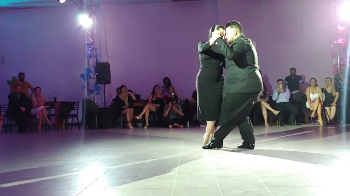 Sebastin Bolivar y Cynthia Palacios 1/2 Maraton Mi...