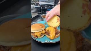THE ULTIMATE CHILI CHEESE BURGER 🔥🍔 on the @PitBossGrills  ULTIMATE GRIDDLE! #morecheese