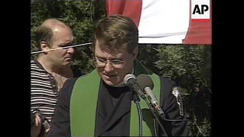 USA: MEMORIAL SERVICES HELD FOR VICTIMS OF TWA PLA...