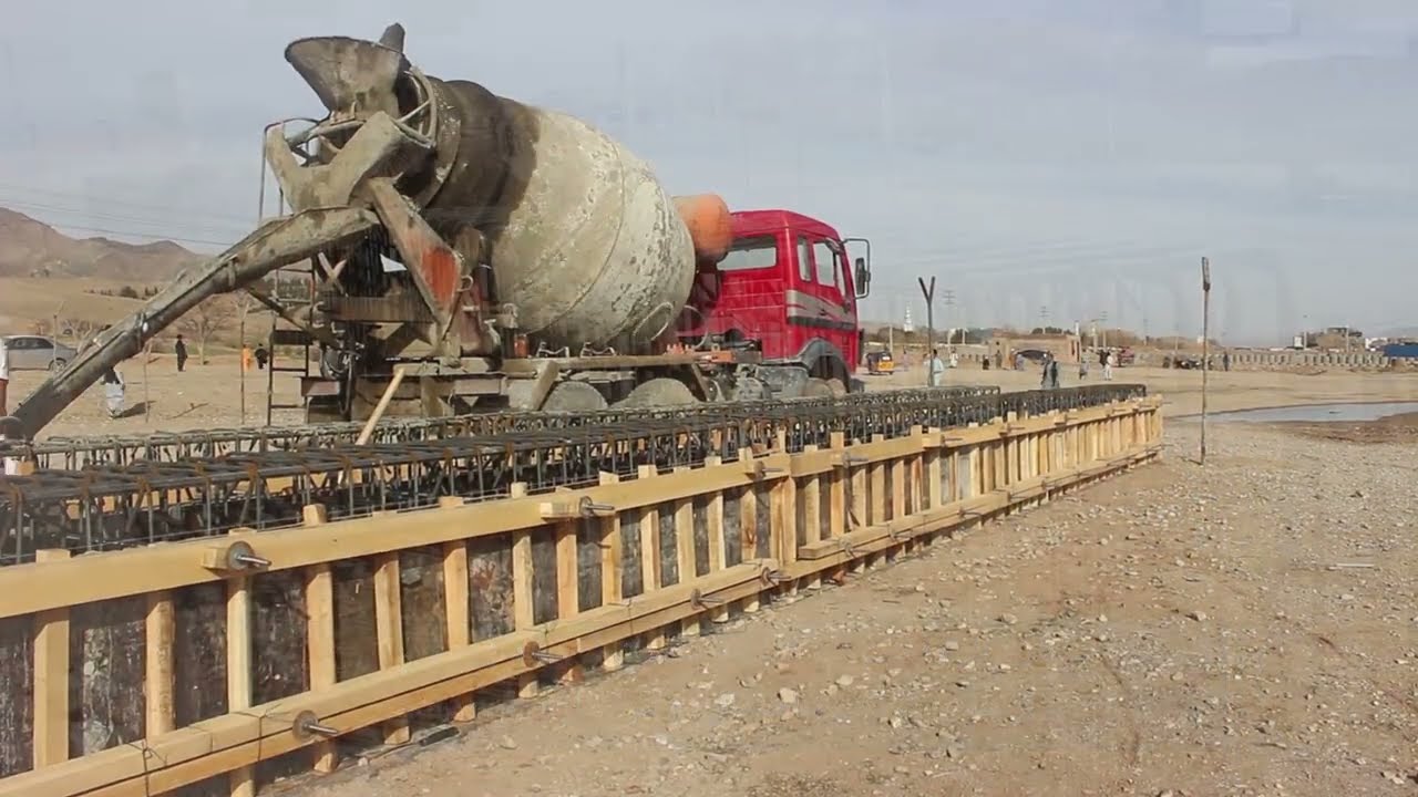 جریان کار آماده سازی و ساخت بیم های پریکاست برای پوشش سقف پروژه زیرگذر