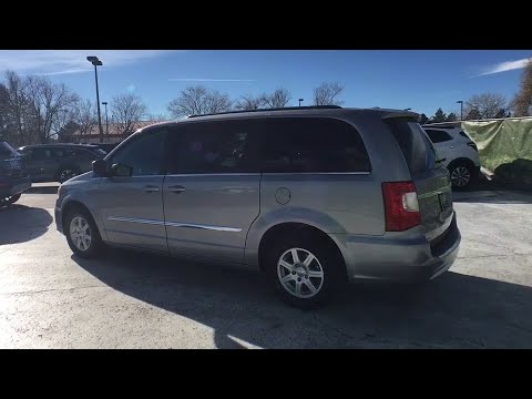 2013-chrysler-town-&-country-aurora,-denver,-parker,-centennial,-littleton,-co-h7610-1