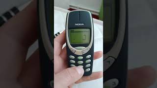 Nokia 3310 игра змейка.
