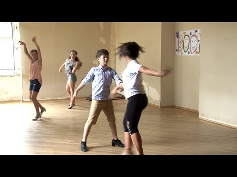 ფოთის ბავშვთა ცენტრის აღსაზრდელები სამეჯლისო ცეკვების ფესტივალისთვის ემზადებიან 23 06 18