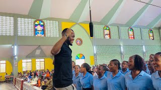 MT FRANSISKO WA ASIZ TIA (SFAT) CHOIR- ASANTE BWANA-P.P FUBUSA live at Mass