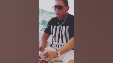 Scott Storch rips into the Midi Keyboard to make a catchy middle eastern melody 😯