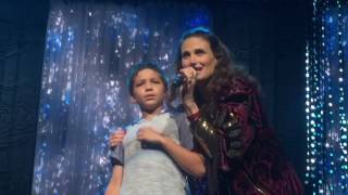 Amazing kid sings Let It Go for the 3rd time on stage WITH Idina