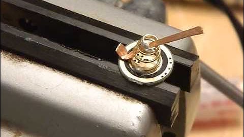 Flashlight Spring Bypass hack tutorial