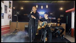 Ariel Noah feat Budi Doremi-Tolong (Cover by Fajar & Tri)