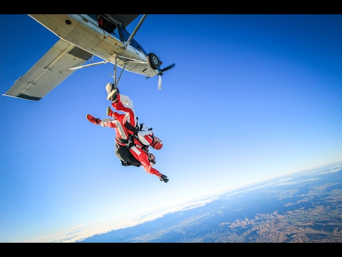 Skydive in Apel Tasman, New Zealand - YouTube