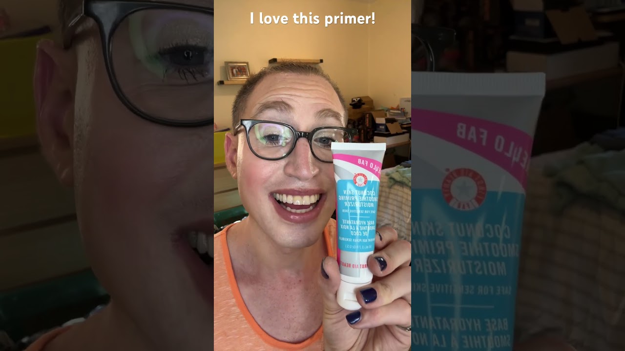 First Aid Beauty Coconut Skin Smoothie Priming Moisturizer 