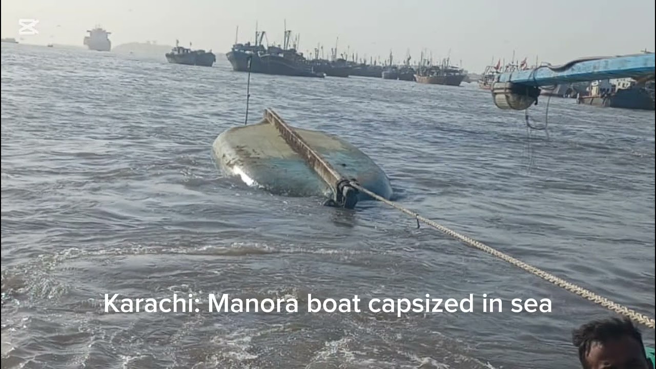 Boat capsized in sea 