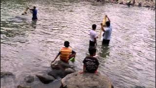 Pesta parak Iwak Banjarnegara, dua anak calon manusia sungai lingsang