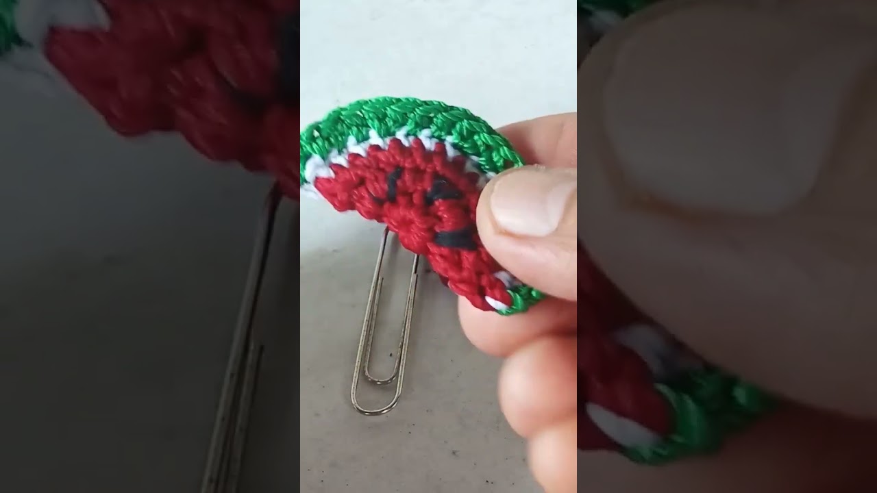 paper clip rajut motif semangka 