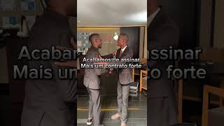 Mais Um Contrato Assinado