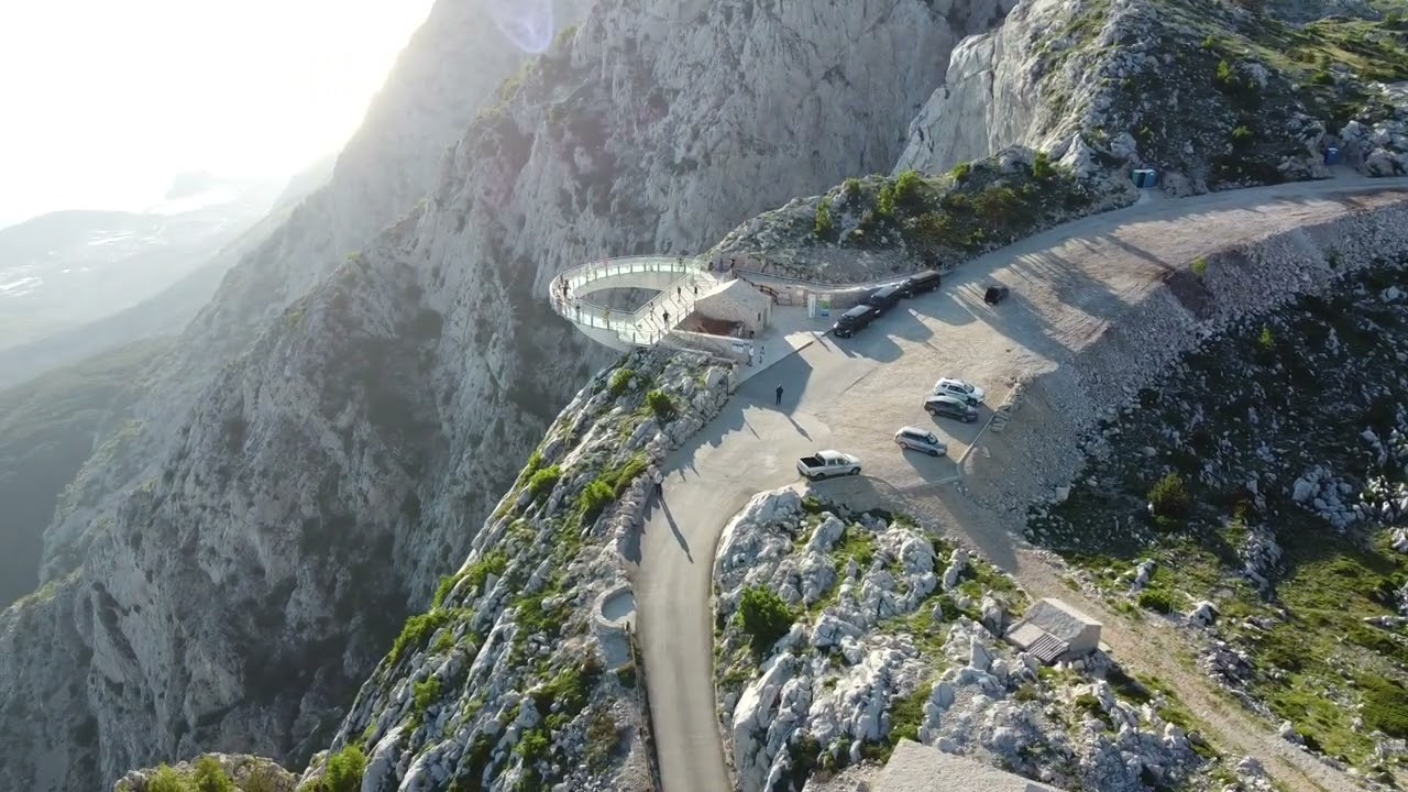SKYWALK BIOKOVO Chorwacja - Szklany taras widokowy, Riwiera Makarska DRON