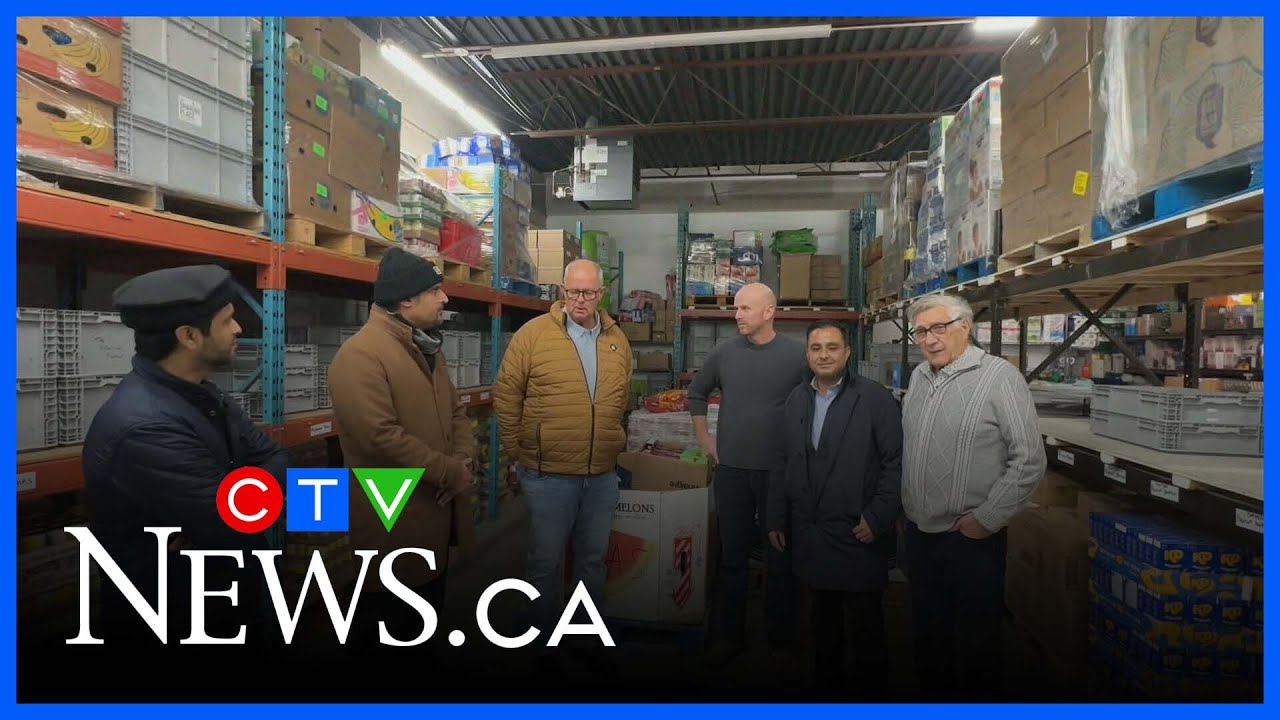 Muslim youth organization makes large donation to food bank