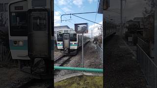 JR東日本長野支社の大糸線の柏矢町駅に普通列車松本行きが柏矢町駅に到着する