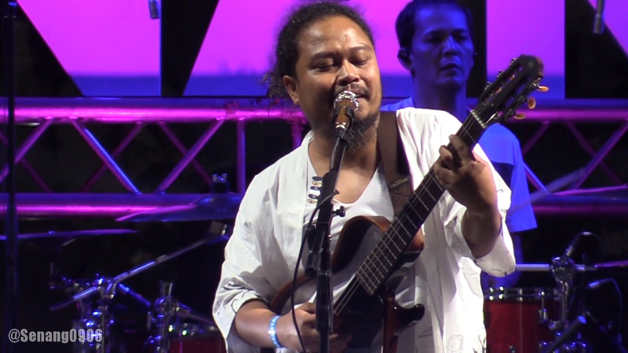 Pusakata - Untuk Perempuan Yang Sedang Di Pelukan @ Prambanan Jazz 2019 [HD]