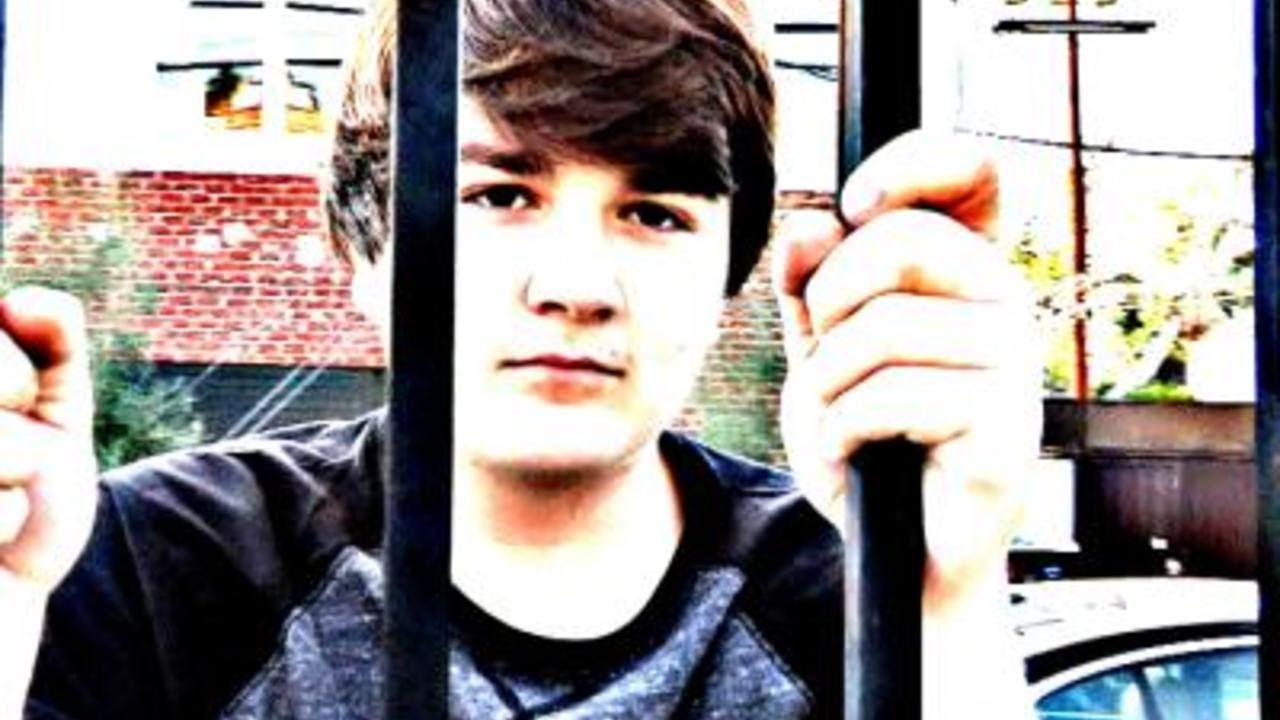 15-Year-Old Says He Likes ‘Weed,’ Guns And Hanging Out In The Streets