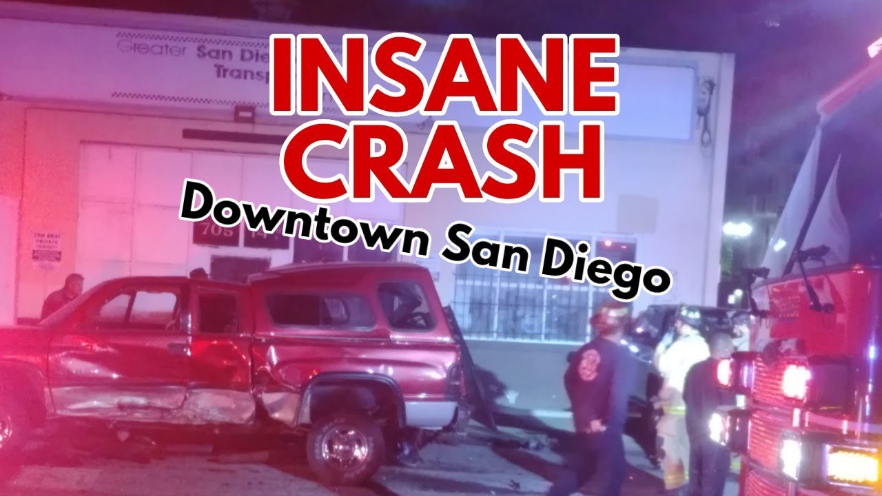 Red light runner causes crazy car crash - YouTube