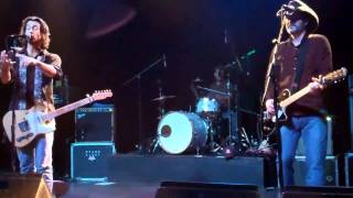 Video thumbnail of "Roger Clyne & the Peacemakers - Tell Yer Momma"