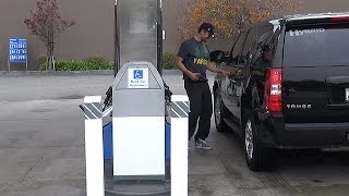 X17 EXCLUSIVE: Josh Duhamel Gases Up After Brunch With Son Axel Profile